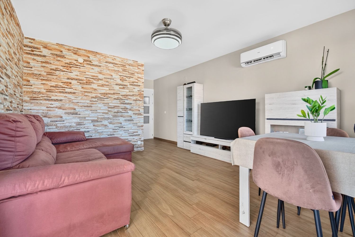 Агенция за недвижими имоти - Имоти Премиер - имот - 1242082, Цена: 389000 EUR