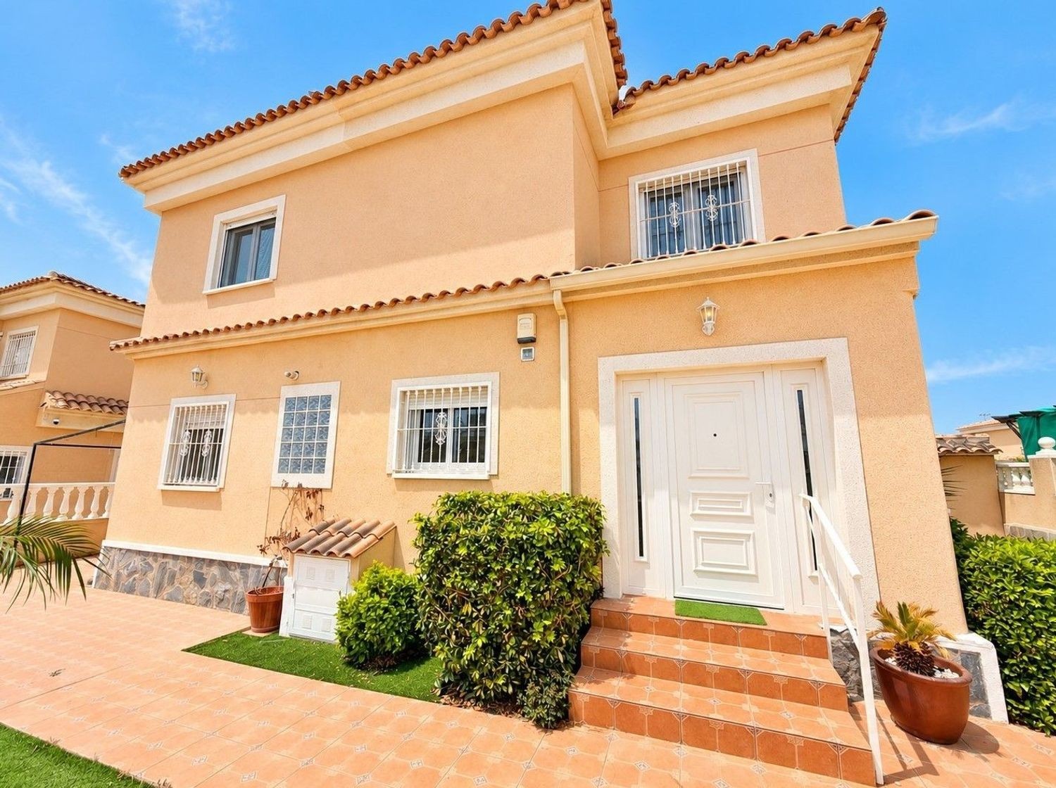 Агенция за недвижими имоти - Имоти Премиер - имот - 1247025, Цена: 375000 EUR