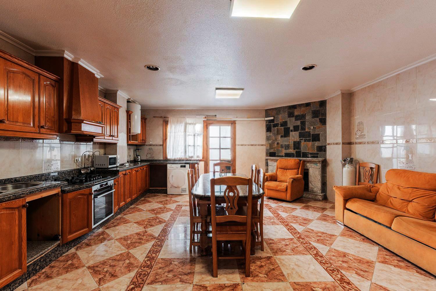 Агенция за недвижими имоти - Имоти Премиер - имот - 1247032, Цена: 300000 EUR