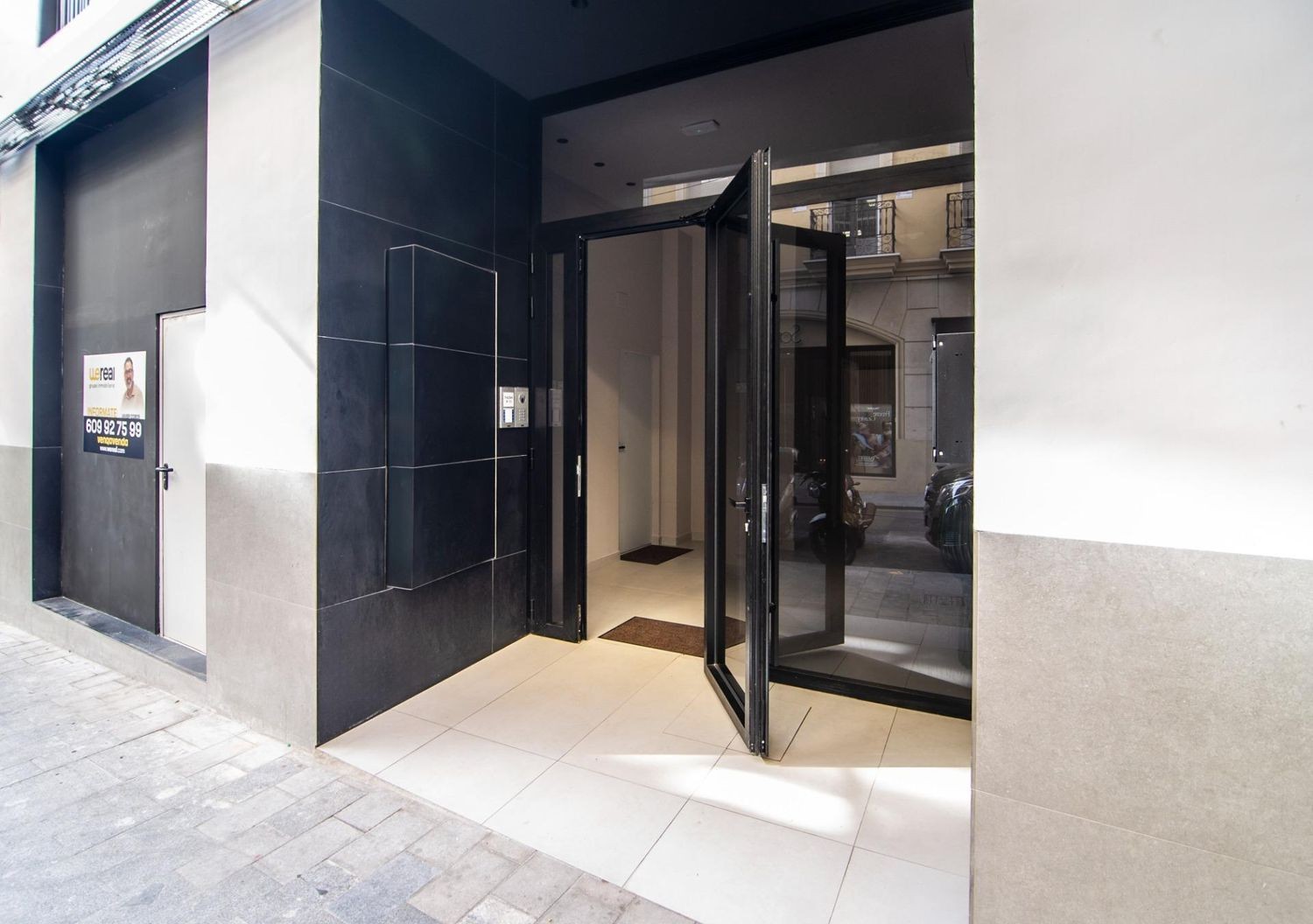 Агенция за недвижими имоти - Имоти Премиер - имот - 1256675, Цена: 4350000 EUR