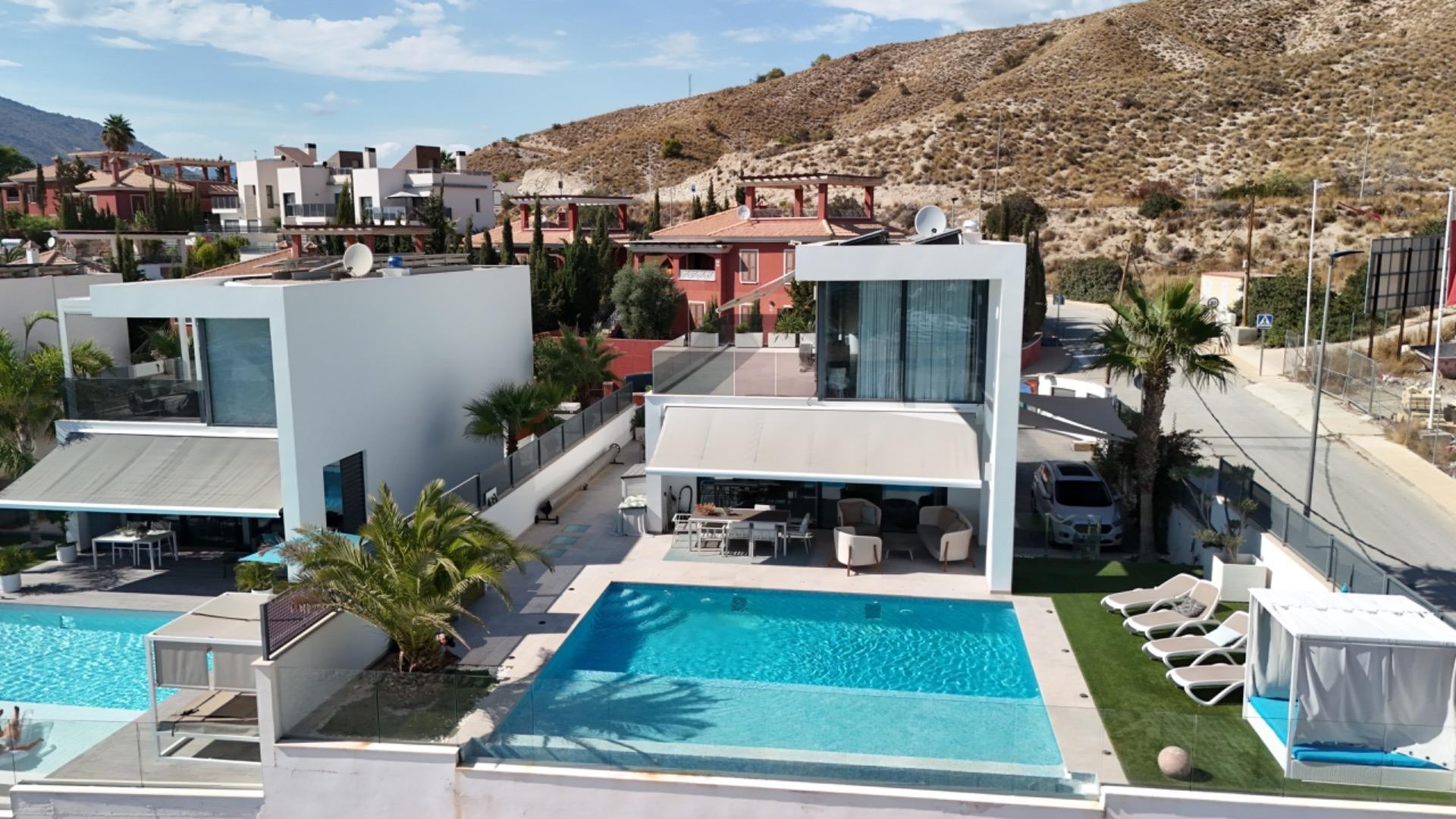 Агенция за недвижими имоти - Имоти Премиер - имот - 1256674, Цена: 1205000 EUR