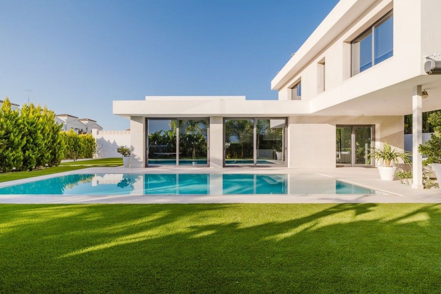 Агенция за недвижими имоти - Имоти Премиер - имот - 1256634, Цена: 990000 EUR